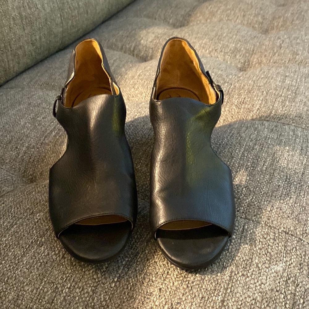 Natural Soul by Naturalizer Daya Open Peep Toe Sandal